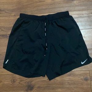 Nike men’s workout shorts size L